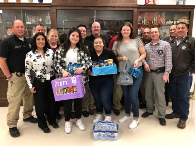 Seguin High School National Honor Society brings treats for deputies