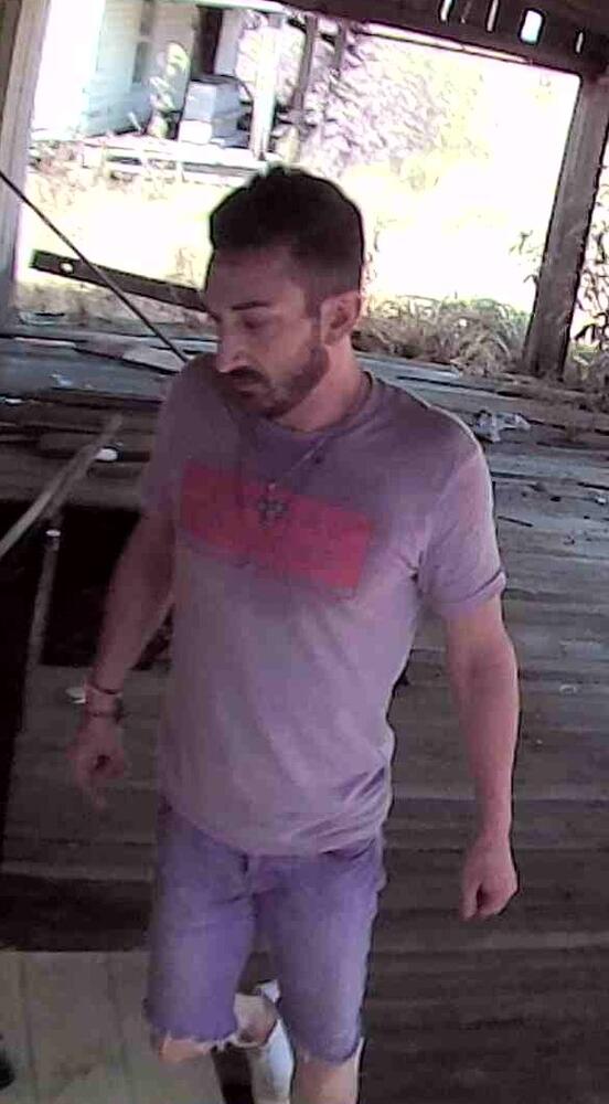 photo of male suspect